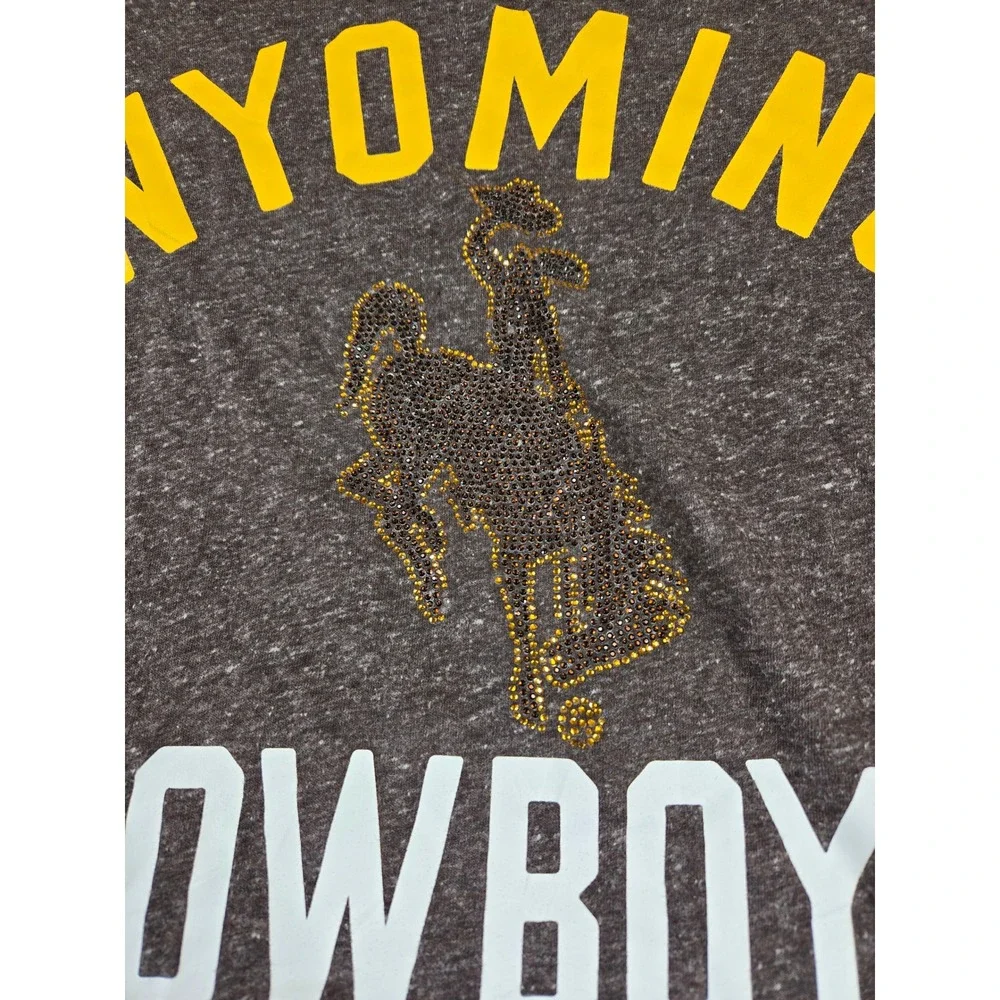 GIII Apparel Wyoming Cowboys V-Neck T-Shirt‎ Rhinestone Bucking Horse  Womens S - Picture 2 of 12